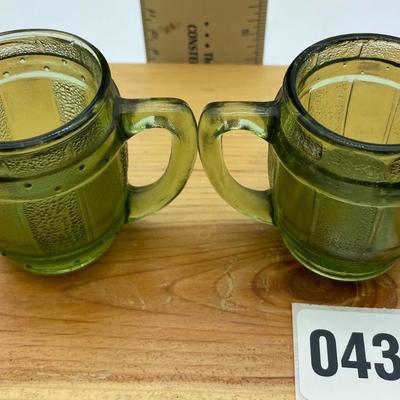 Vtg green glass mini barrel mugs