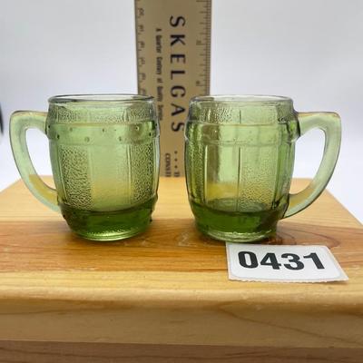 Vtg green glass mini barrel mugs