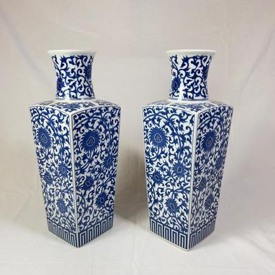 1222 Pair of Vintage Blue and White Porcelain Vases