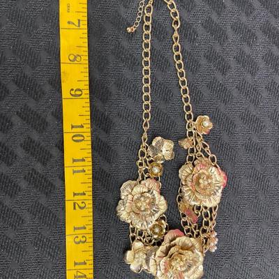 Simple Elegant Pearl Flower Golden necklace