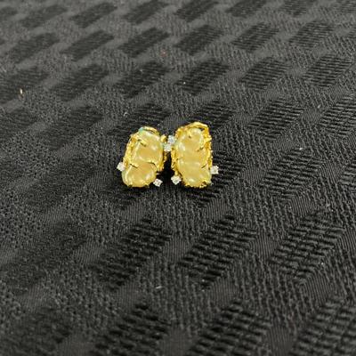 Vintage Fashion earrings