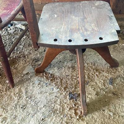 2 Childrenâ€™s Chairs