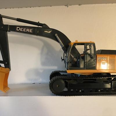 Vintage John Deere Digger Truck