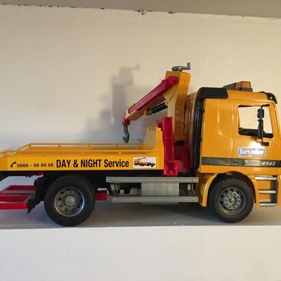 Bruder tow truck