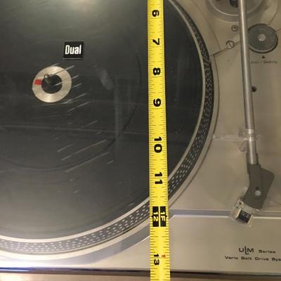 Dual CS 528 record player