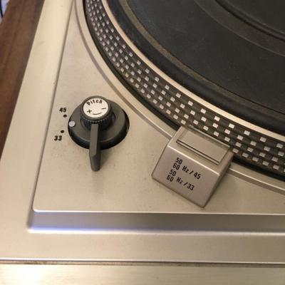 Dual CS 528 record player