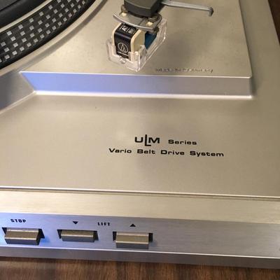 Dual CS 528 record player