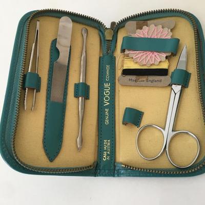 VIntage manicure set