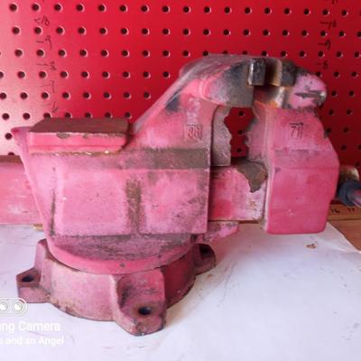 Bench Vise