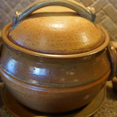 POTTERY SOUP TUREEN WITH EIGHT COVERED BOWLS / LADLE. HAND CRAFTED POTTERY IN EARTH TONES