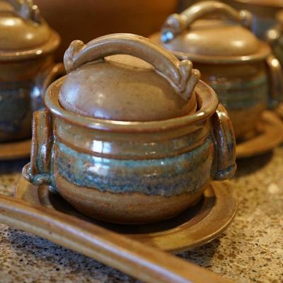 POTTERY SOUP TUREEN WITH EIGHT COVERED BOWLS / LADLE. HAND CRAFTED POTTERY IN EARTH TONES