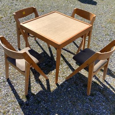 381 Children's Foldable Table & Four Chairs