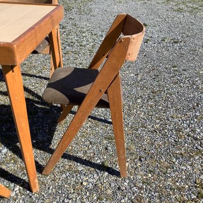 381 Children's Foldable Table & Four Chairs