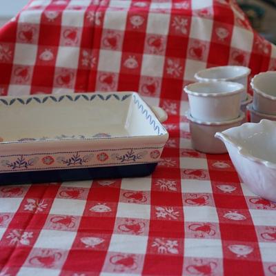 CERAMIC KITCHEN FOLK ART STYLE CASSEROLE DISH WITH 6 RAMEKINS