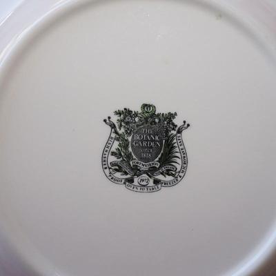 PERFECT SIZE 6" SERVING DISHES IN WHITE, BOTANICAL SANDWICH PLATES/ MAJOLICA STYLE SERVING PLATE.