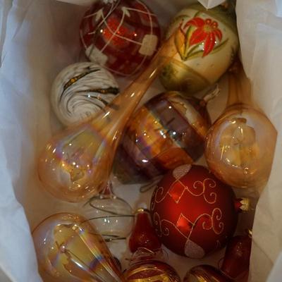 HOLIDAY GROUPING OF 10 PLUS OF GLASS BLOWN DECORATED ORNAMENTS.
