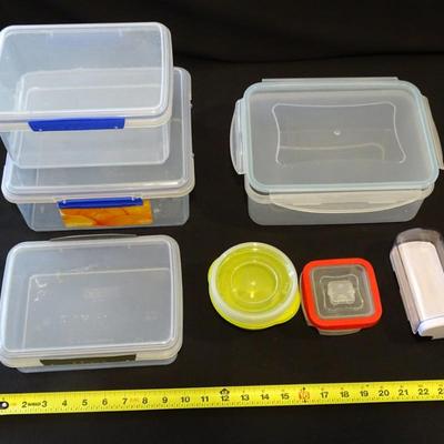 Tupperware, set of (7) Pieces