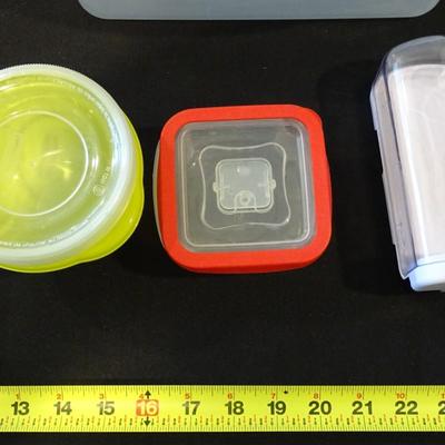 Tupperware, set of (7) Pieces