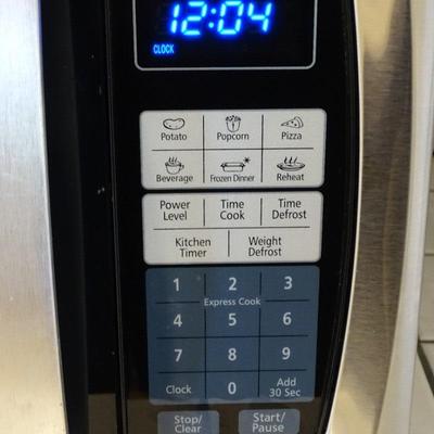 Oster 1100 Watt Microwave