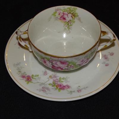Eclectic Collection of Vintage DÃ©cor