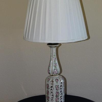 Vintage White Table Lamp