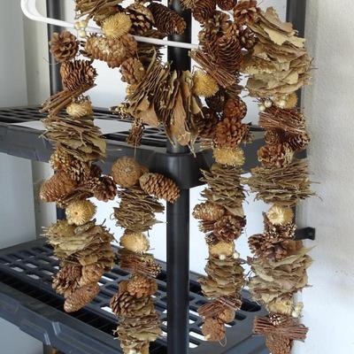 x2 Pinecone Christmas Trees, Pine Cone Garland and x1 Reed Christmas Tree