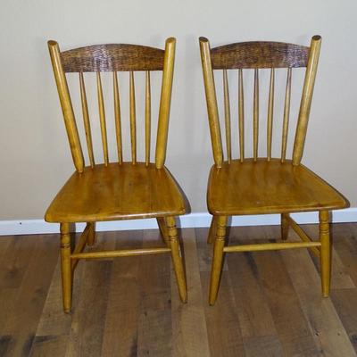 2 Matching Chairs