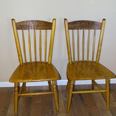 2 Matching Chairs