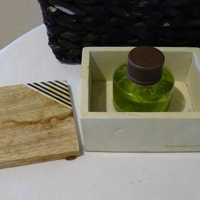 Various Bathroom Decor and Items