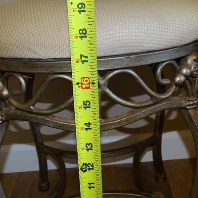 Hillsdale Furniture Villa Upholstered Backless Vanity Stool