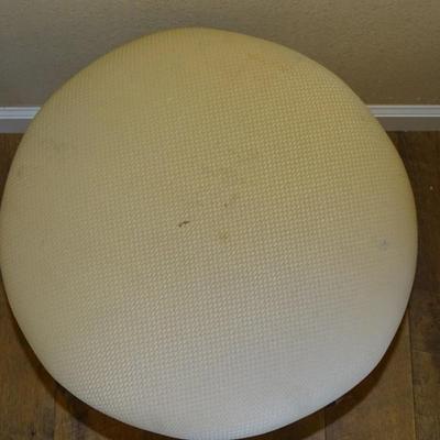 Hillsdale Furniture Villa Upholstered Backless Vanity Stool