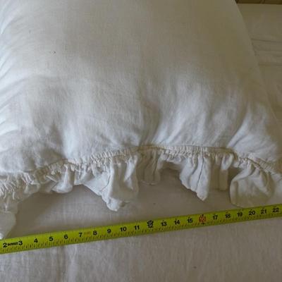 Bedding and Pillows for King Sized Bed