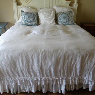Bedding and Pillows for King Sized Bed