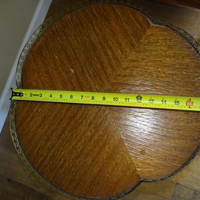 Unique Vintage French Country Style 3-Legged Side Table