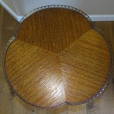 Unique Vintage French Country Style 3-Legged Side Table