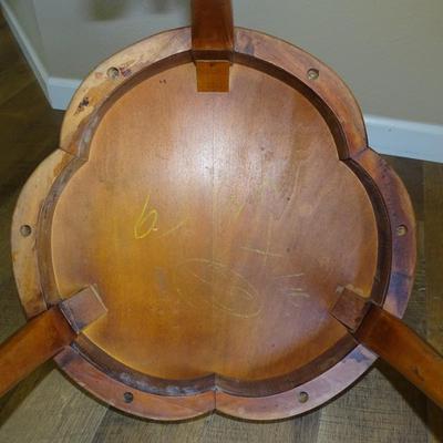 Unique Vintage French Country Style 3-Legged Side Table