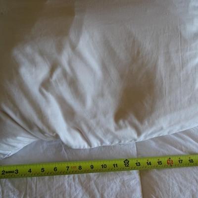 Queen Quilt, Blankets, and Pillows