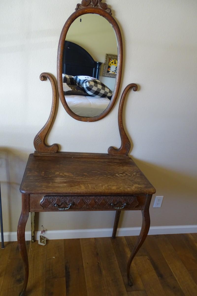 Antique Single Drawer Vanity with Oval Mirror | EstateSales.org