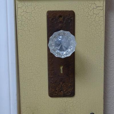 Antique Door Knob Wall Plaque - Key Holder