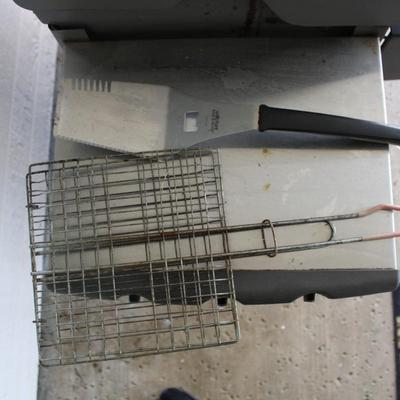 Weber Sprit Propane BBQ with 2 Tanks and Various Cooking Tools