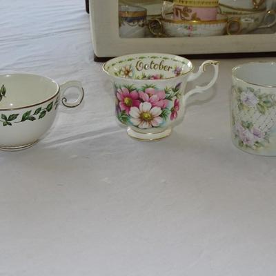 Large Set of Antique Teacup and Saucers Sets and Sugar Pot