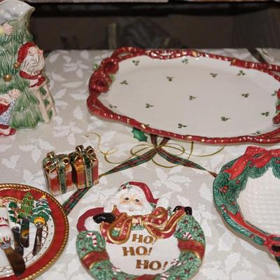 GROUPING OF THE EVER POPULAR FITZ AND FLOYD HOLIDAY SERVING WARE