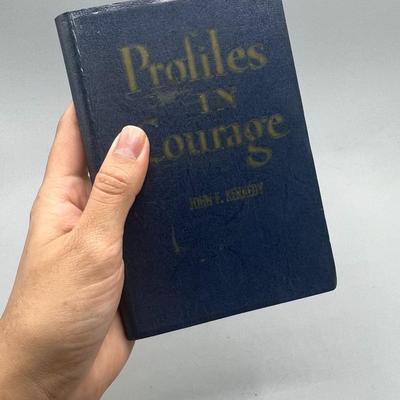 Vintage Political History Book Profiles in Courage by John F. Kennedy Giant Cardinal Pocket Book Edition
