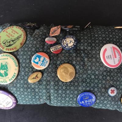 PIN BADGE LOT