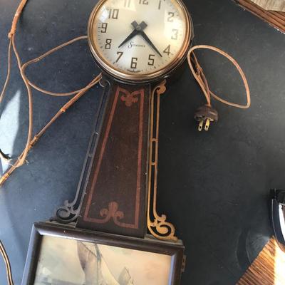 ANTIQUE CLOCK