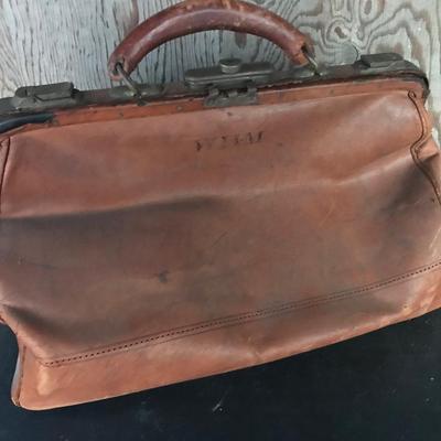 ANTIQUE GLADSTONE BAG