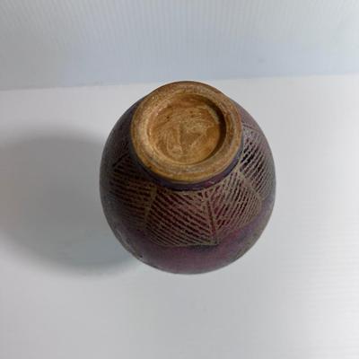 CHINESE POTTERY VASE