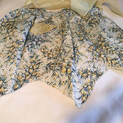 4 vintage aprons