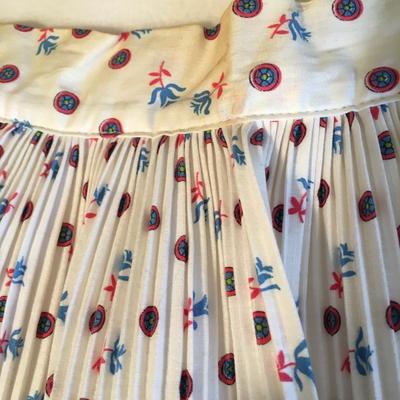4 vintage aprons