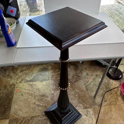 PAINT AND PARCEL GILT DECORATED PEDESTAL